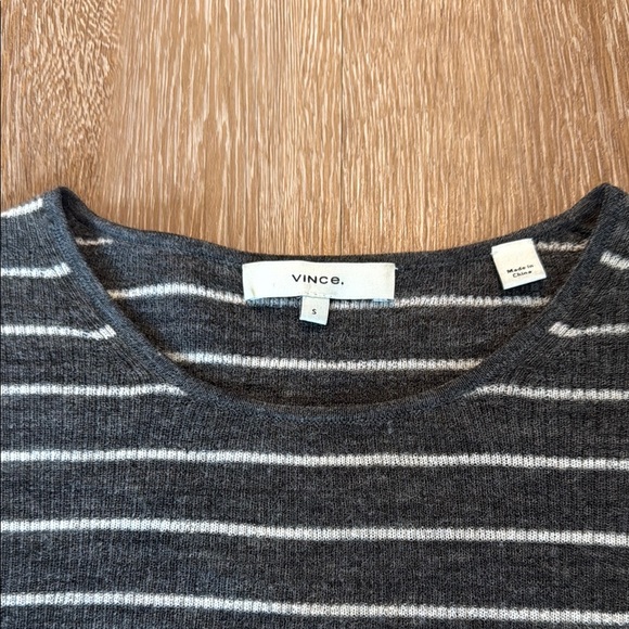 Woman’s Vince Long sleeve sweater - Picture 3 of 5